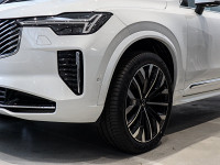 Volvo XC90 B5 (B) AWD Reskin - SUV/Off-road - Weiss - Gebrauchtwagen - Bild 6