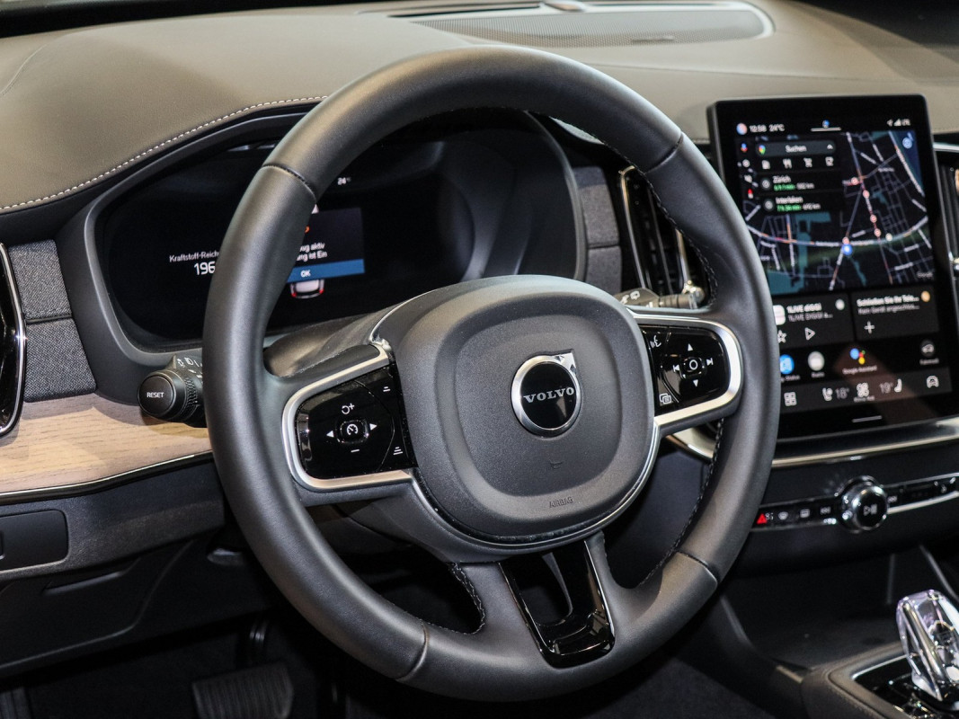 Volvo XC90 B5 (B) AWD Reskin - SUV/Off-road - Weiss - Gebrauchtwagen - Bild 10