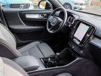 Volvo XC40 B4 DKG - SUV/Off-road - Schwarz - Gebrauchtwagen - Bild 3