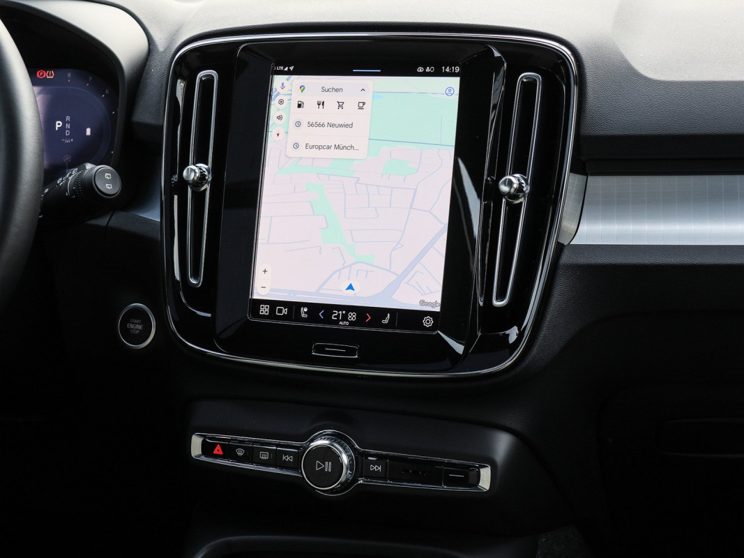 Volvo XC40 B4 DKG - SUV/Off-road - Schwarz - Gebrauchtwagen - Bild 9