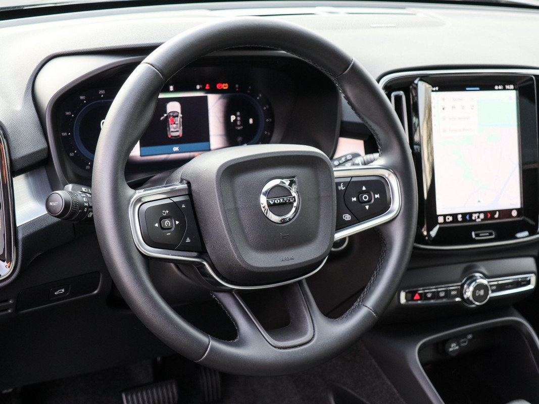 Volvo XC40 B4 DKG - SUV/Off-road - Schwarz - Gebrauchtwagen - Bild 10