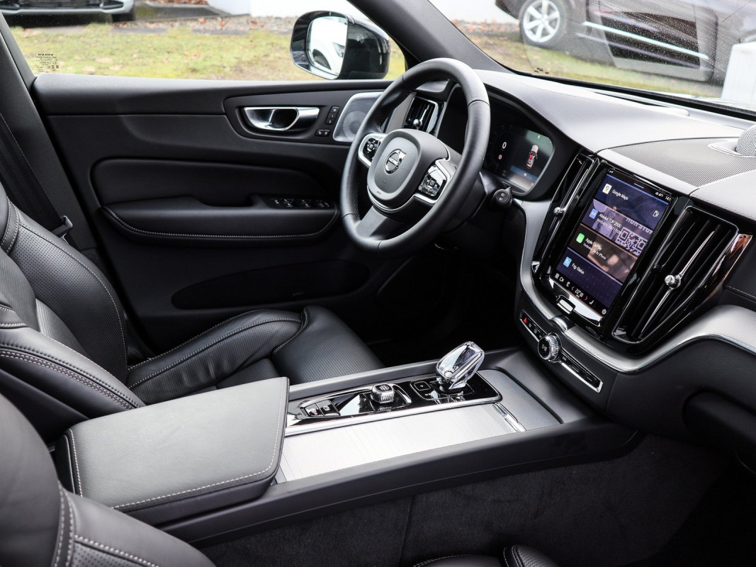 Volvo XC60 B5 (B) AWD - SUV/Off-road - Schwarz - Gebrauchtwagen - Bild 3