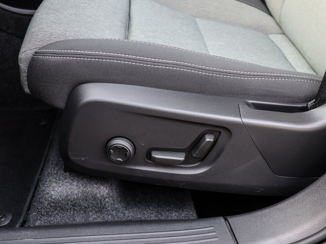 Volvo XC40 B4 DKG - SUV/Off-road - Schwarz - Gebrauchtwagen - Bild 14