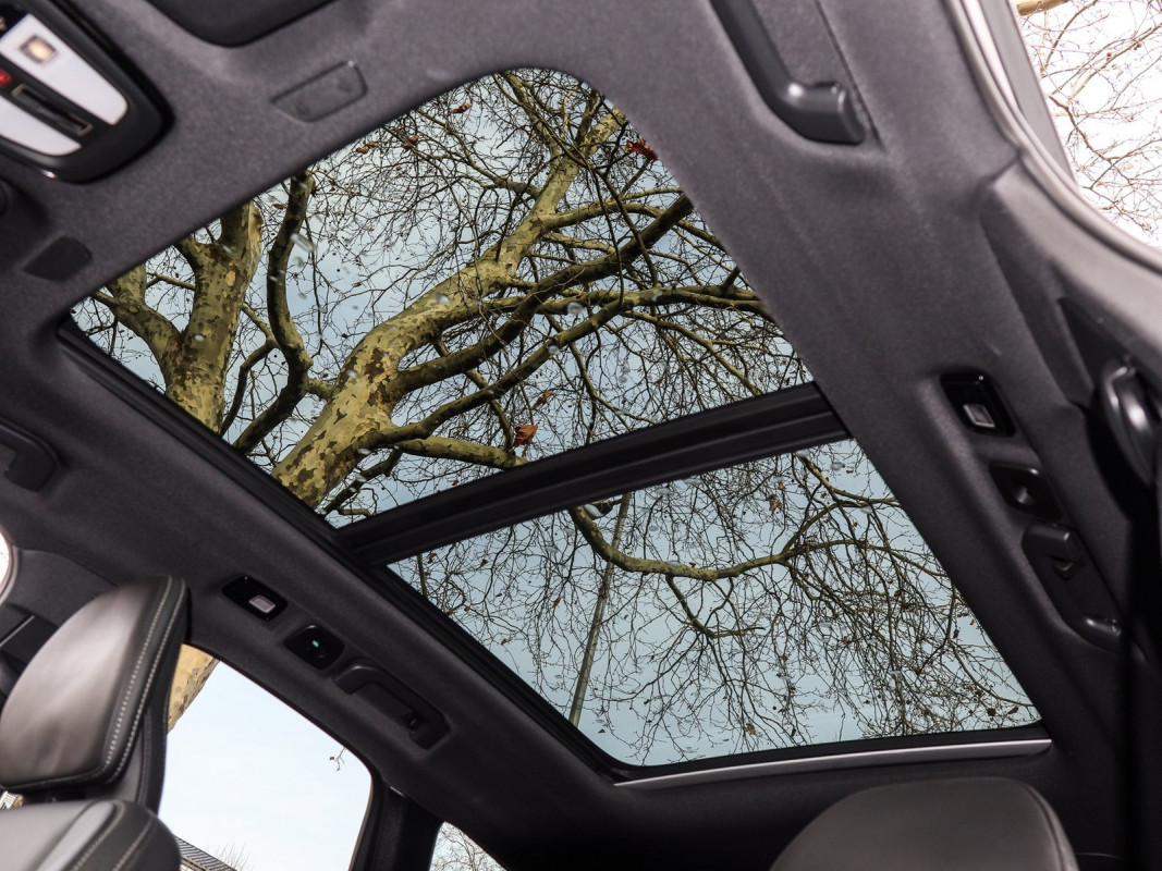 Volvo XC60 B5 (B) AWD - SUV/Off-road - Schwarz - Gebrauchtwagen - Bild 12