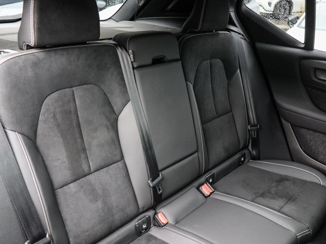 Volvo XC40 Recharge Twin - SUV/Off-road - Schwarz - Gebrauchtwagen - Bild 5