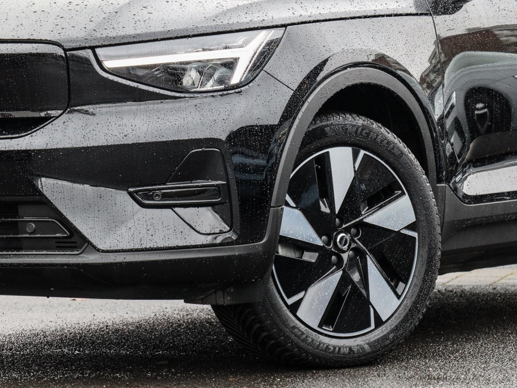 Volvo XC40 Recharge Twin - SUV/Off-road - Schwarz - Gebrauchtwagen - Bild 6