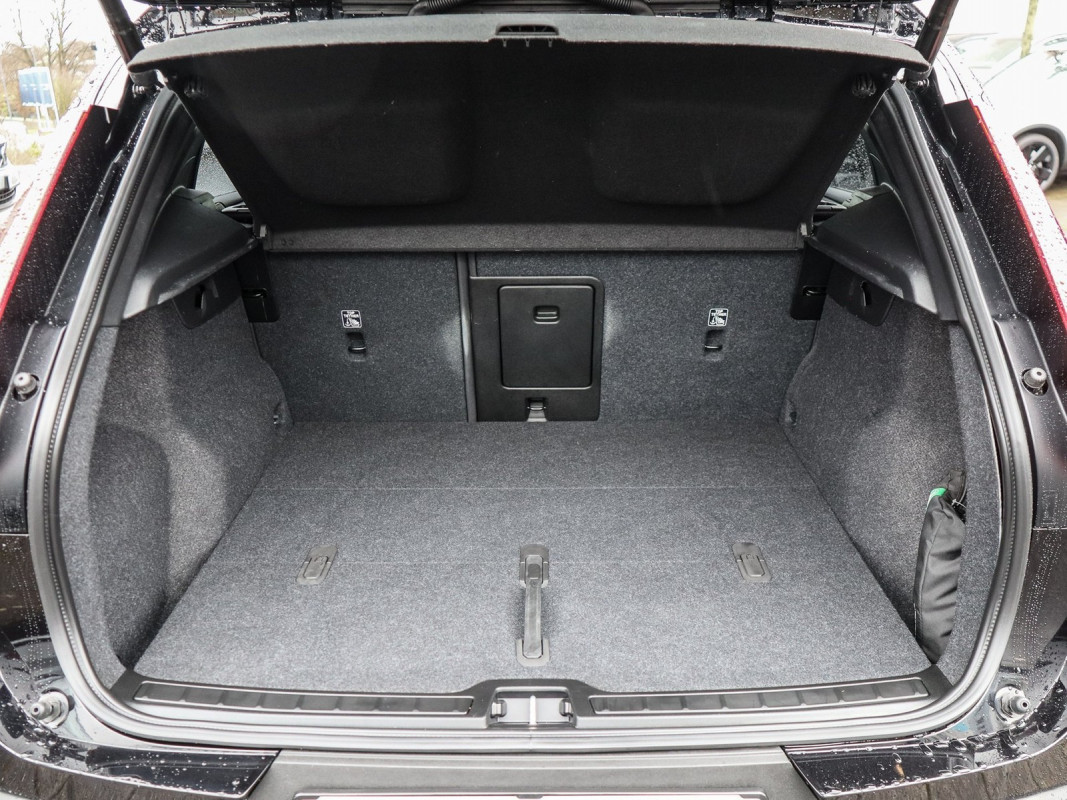 Volvo XC40 Recharge Twin - SUV/Off-road - Schwarz - Gebrauchtwagen - Bild 12