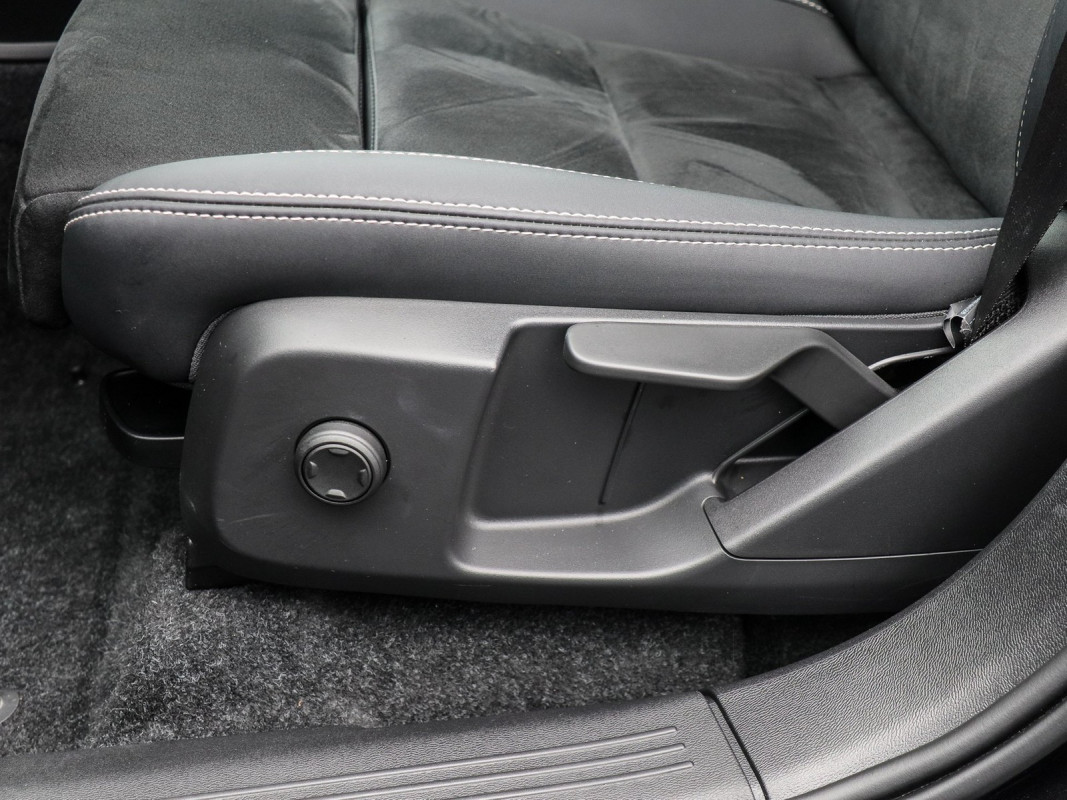 Volvo XC40 Recharge Twin - SUV/Off-road - Schwarz - Gebrauchtwagen - Bild 14