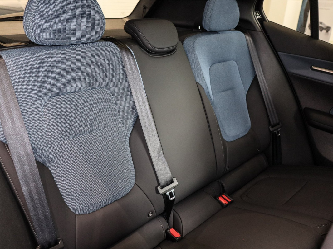 Volvo EX30 Cross Country - SUV/Off-road - Schwarz - Gebrauchtwagen - Bild 5