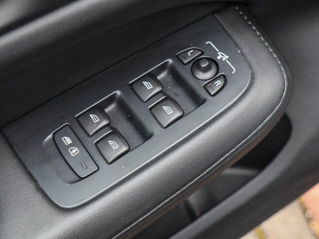 Volvo V60 CC B4 - Kombi - Grau - Gebrauchtwagen - Bild 15