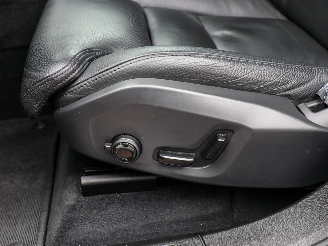 Volvo XC60 T6 - SUV/Off-road - Grau - Gebrauchtwagen - Bild 14