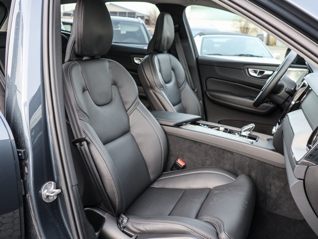 Volvo XC60 B5 (B) AWD - SUV/Off-road - Blau - Gebrauchtwagen - Bild 7