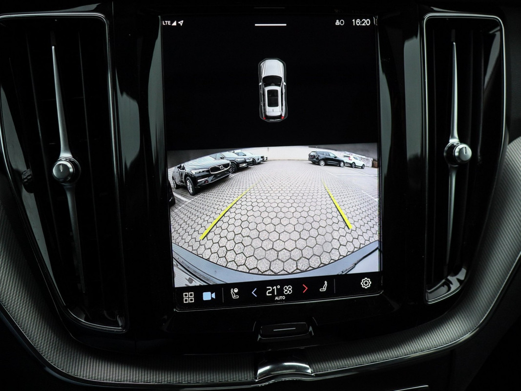 Volvo XC60 T6 Plug-In Hybrid AWD R-Design - SUV/Off-road - Schwarz - Gebrauchtwagen - Bild 13