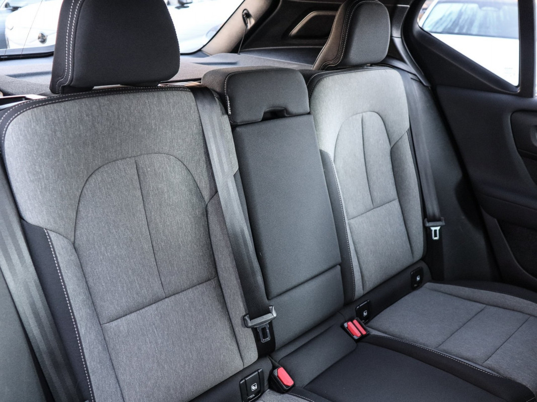 Volvo XC40 B3 (B) - SUV/Off-road - Schwarz - Gebrauchtwagen - Bild 5