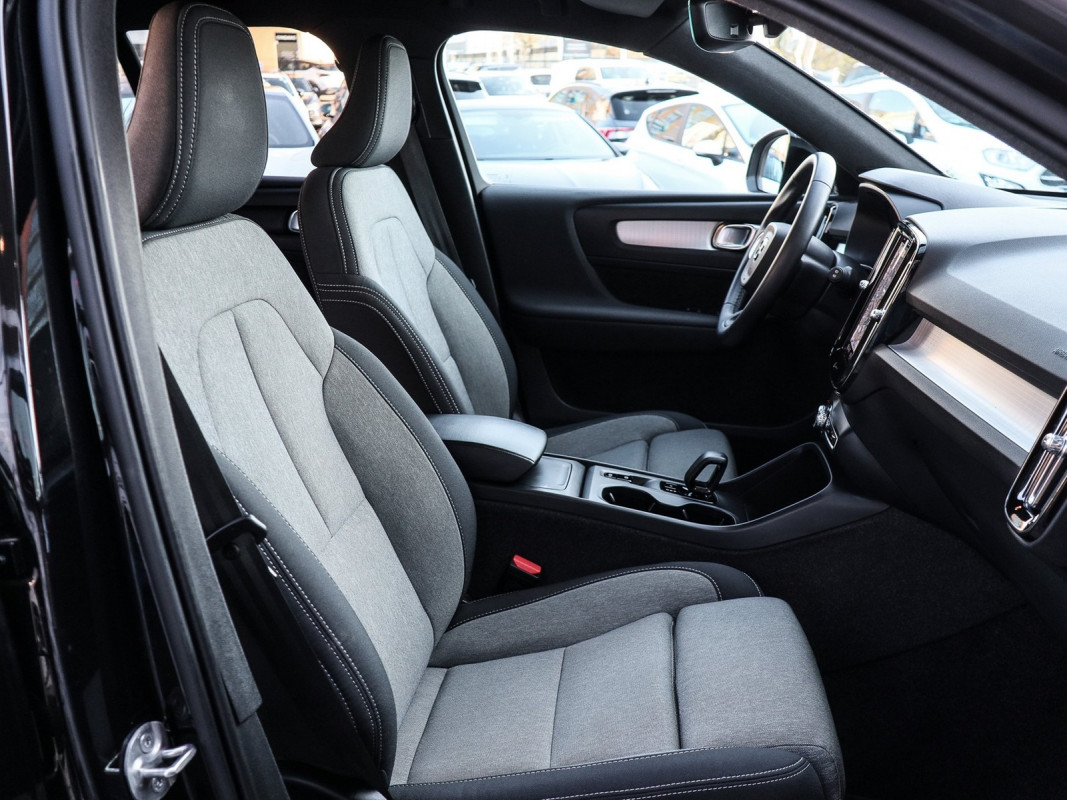 Volvo XC40 B3 (B) - SUV/Off-road - Schwarz - Gebrauchtwagen - Bild 7