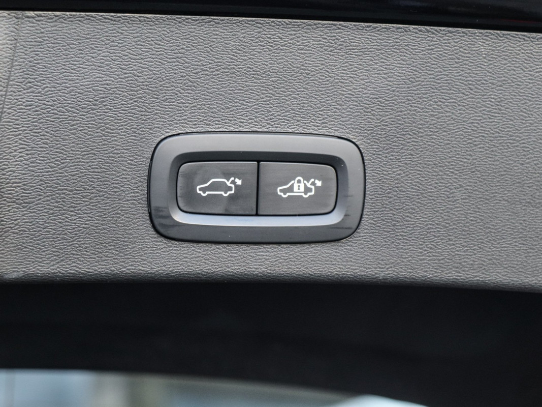 Volvo XC40 B3 (B) - SUV/Off-road - Schwarz - Gebrauchtwagen - Bild 15