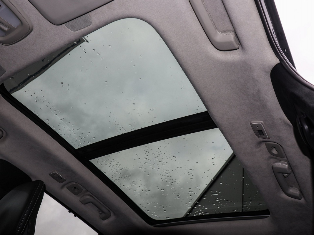 Volvo XC90 T8 AWD Reskin - SUV/Off-road - Blau - Gebrauchtwagen - Bild 12