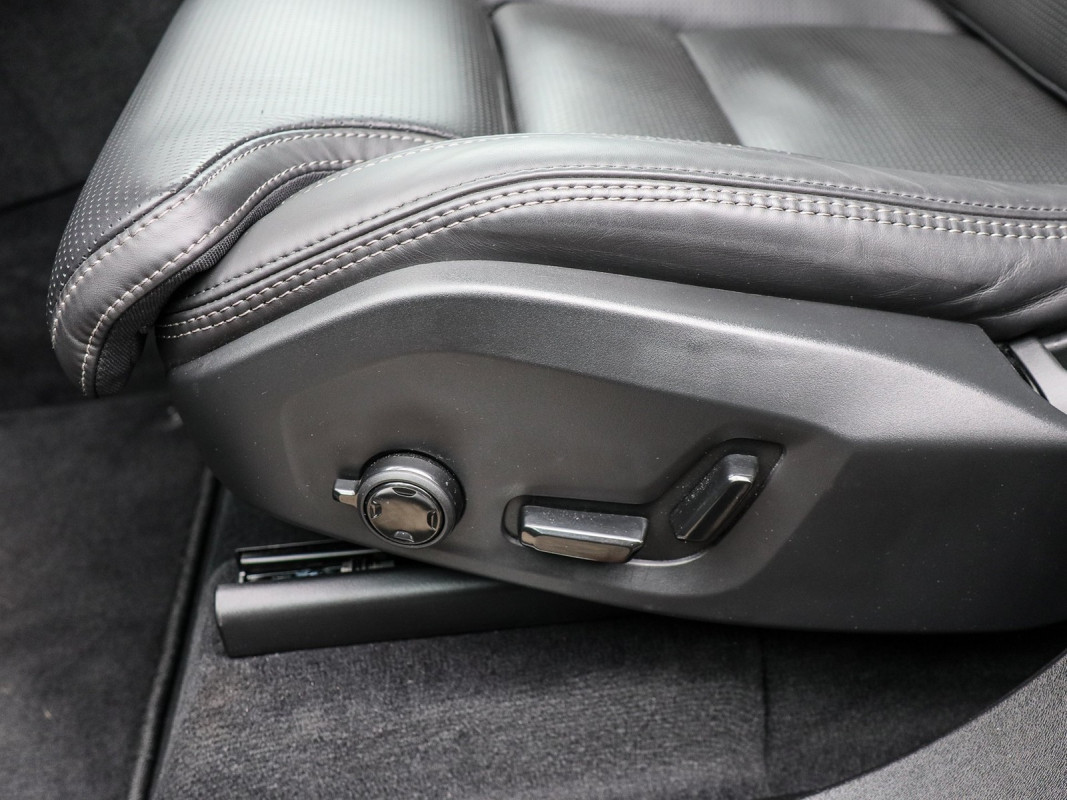 Volvo XC90 T8 AWD Reskin - SUV/Off-road - Blau - Gebrauchtwagen - Bild 14