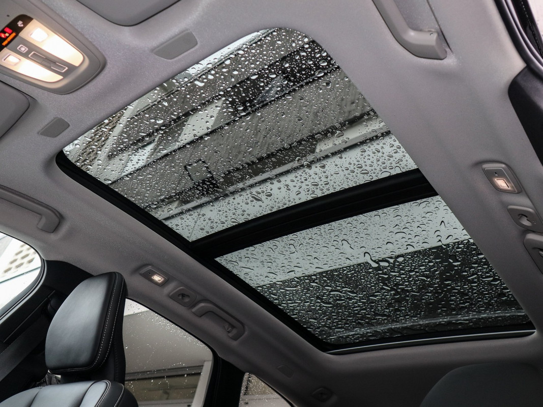 Volvo XC60 T6 AWD Recharge - SUV/Off-road - Schwarz - Gebrauchtwagen - Bild 13