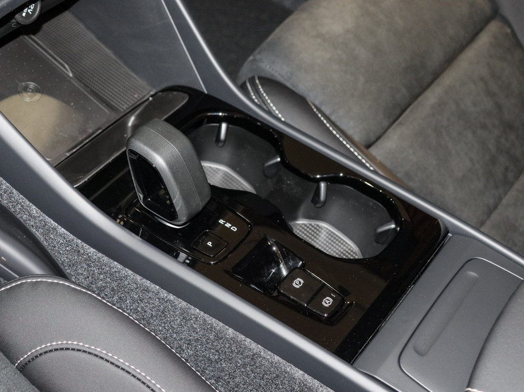 Volvo XC40 B4 - SUV/Off-road - Blau - Neuwagen - Bild 9