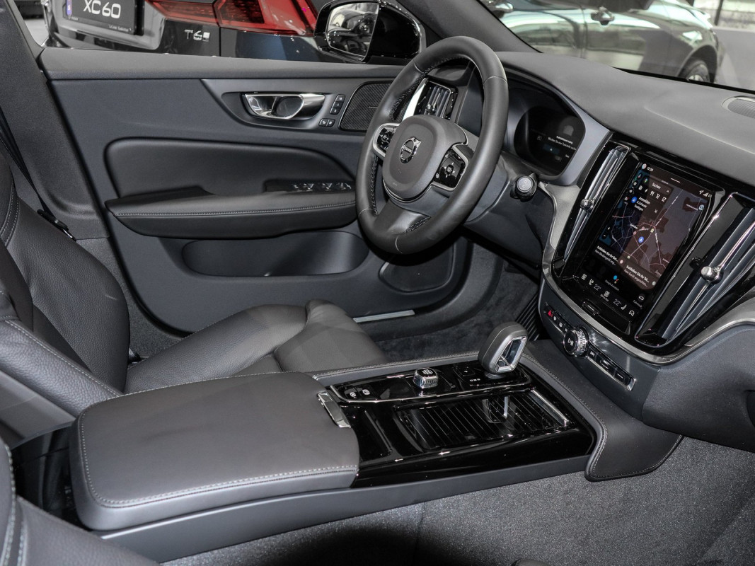 Volvo V60 T6 Plug-In Hybrid AWD - Kombi - Schwarz - Neuwagen - Bild 3