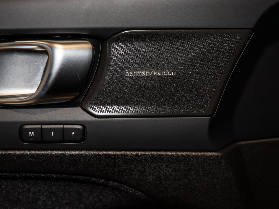 Volvo XC40 B4 - SUV/Off-road - Blau - Neuwagen - Bild 13