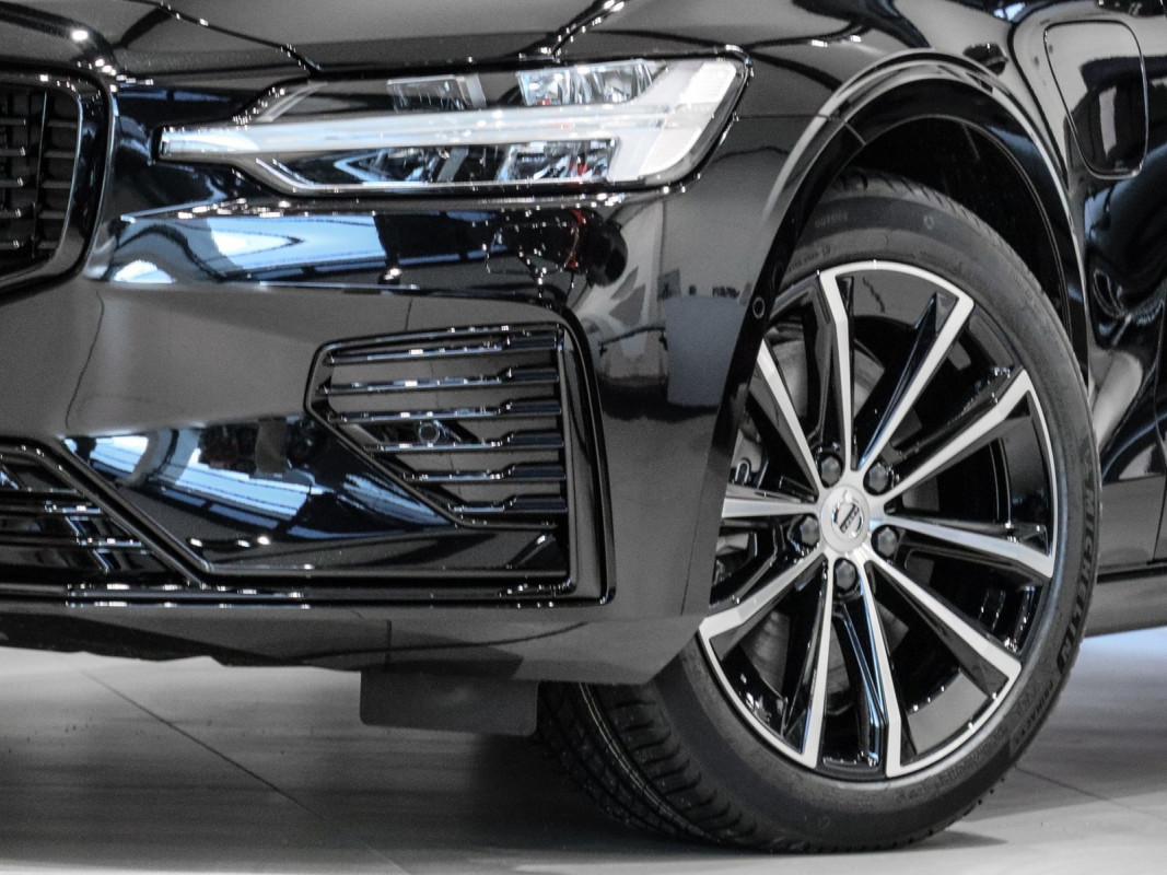 Volvo V60 T6 Plug-In Hybrid AWD - Kombi - Schwarz - Neuwagen - Bild 5