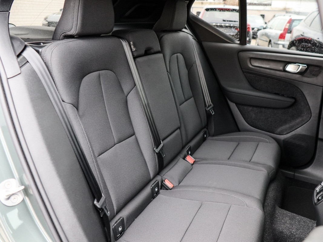 Volvo EX40 Single Motor Extended Range - SUV/Off-road - Grün - Neuwagen - Bild 4