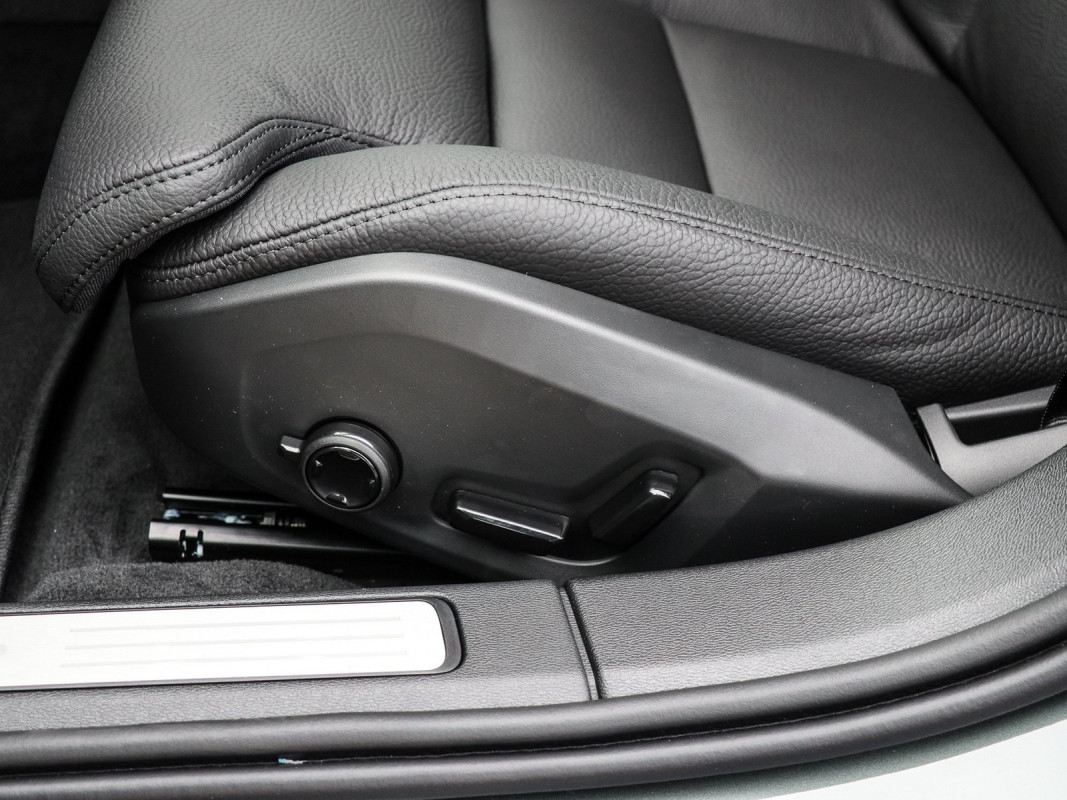 Volvo V60 T6 Recharge Plug-In Hybrid AWD - Kombi - Grün - Neuwagen - Bild 12