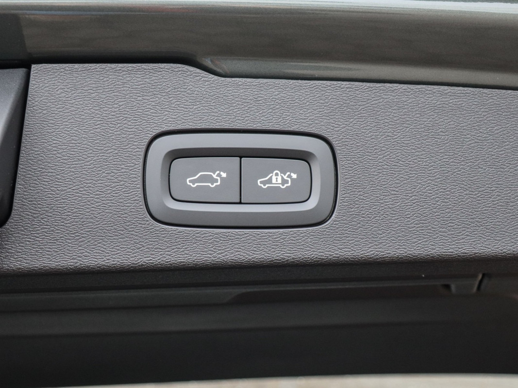 Volvo V60 T6 Recharge Plug-In Hybrid AWD - Kombi - Grün - Neuwagen - Bild 15