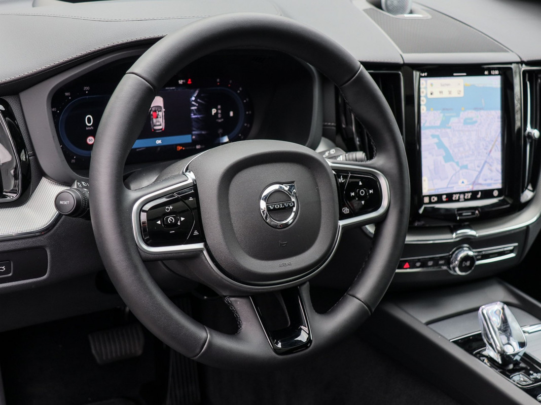 Volvo XC60 B5 (B) AWD - SUV/Off-road - Grau - Gebrauchtwagen - Bild 10