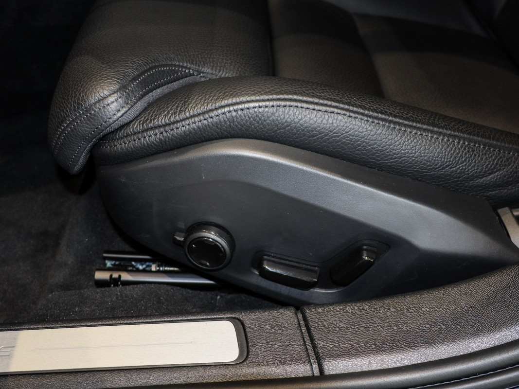 Volvo S60 T8 Recharge - Limousine - Blau - Gebrauchtwagen - Bild 14