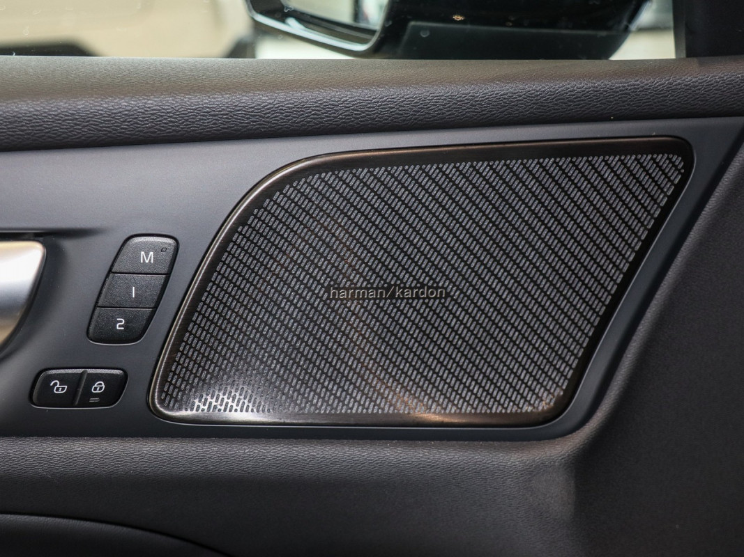 Volvo S60 T8 Recharge - Limousine - Blau - Gebrauchtwagen - Bild 15