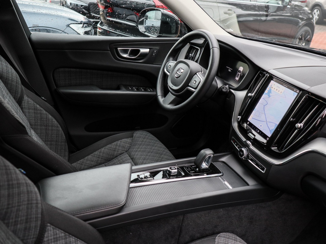 Volvo XC60 T6 - SUV/Off-road - Schwarz - Gebrauchtwagen - Bild 3