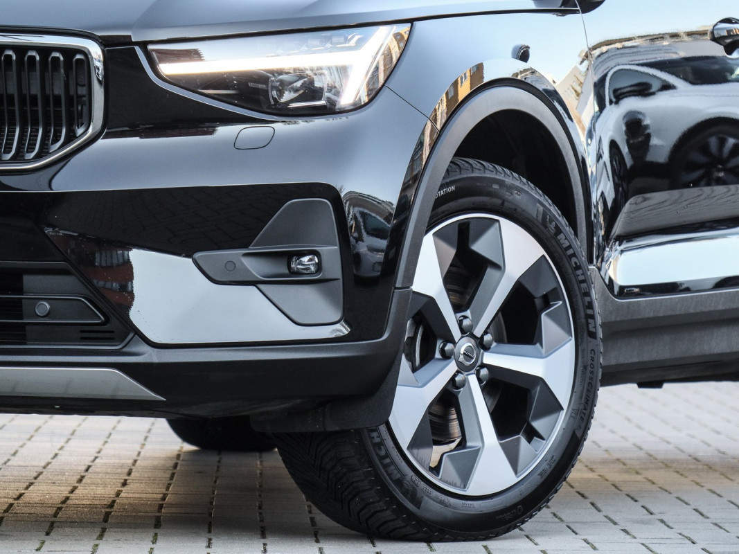 Volvo XC40 B3 (B) - SUV/Off-road - Schwarz - Gebrauchtwagen - Bild 6