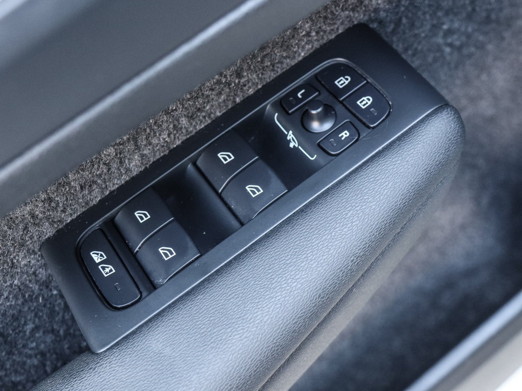 Volvo XC40 B3 (B) - SUV/Off-road - Schwarz - Gebrauchtwagen - Bild 14