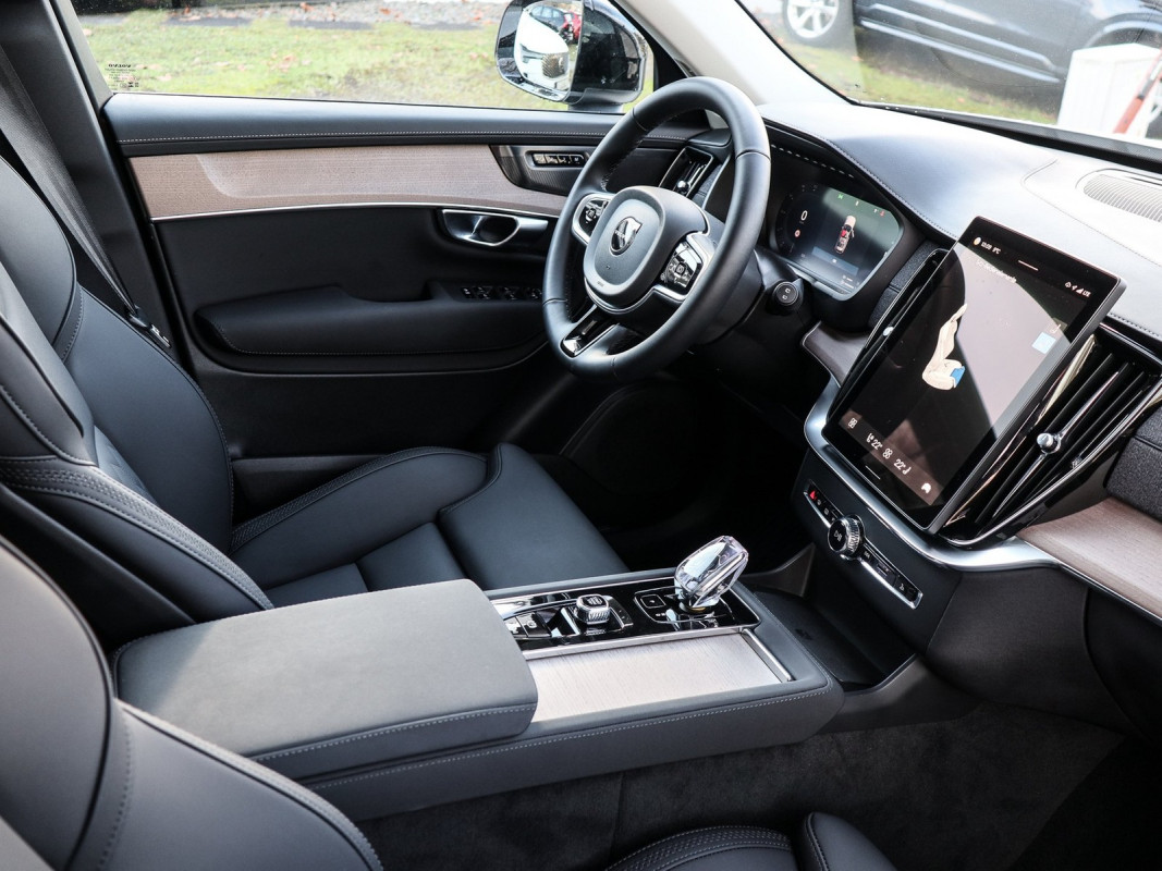 Volvo XC90 T8 AWD Recharge Reskin - SUV/Off-road - Weiss - Gebrauchtwagen - Bild 3