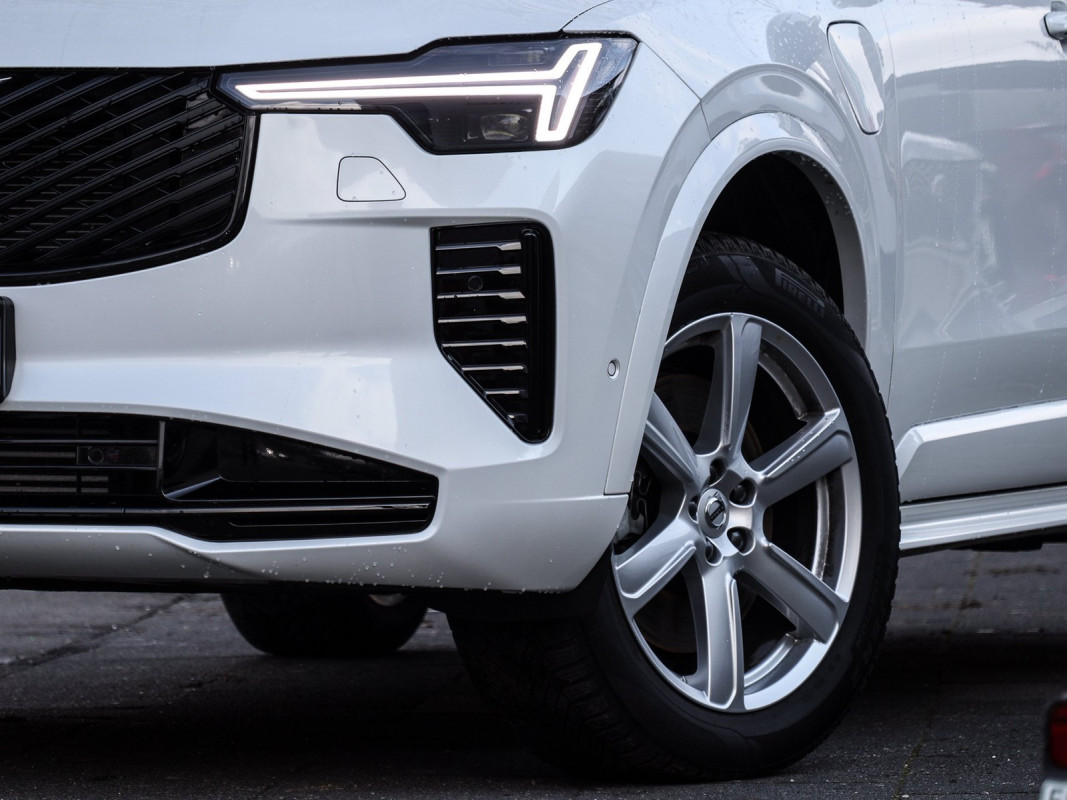 Volvo XC90 T8 AWD Recharge Reskin - SUV/Off-road - Weiss - Gebrauchtwagen - Bild 6