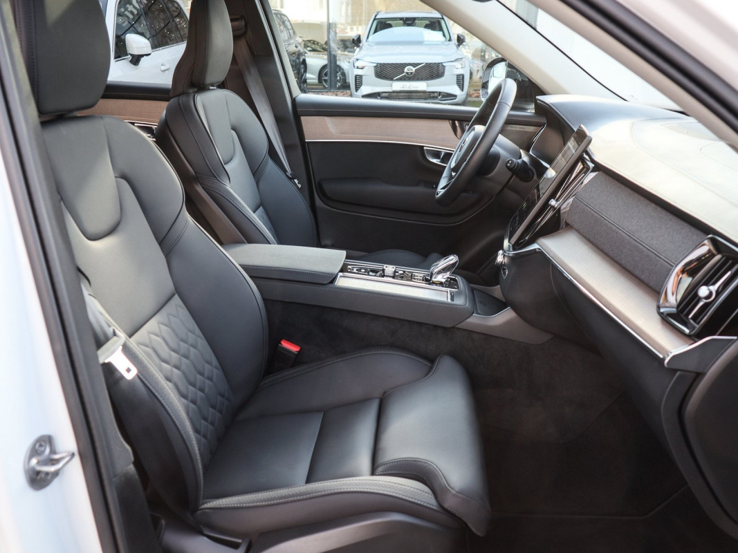 Volvo XC90 T8 AWD Recharge Reskin - SUV/Off-road - Weiss - Gebrauchtwagen - Bild 7