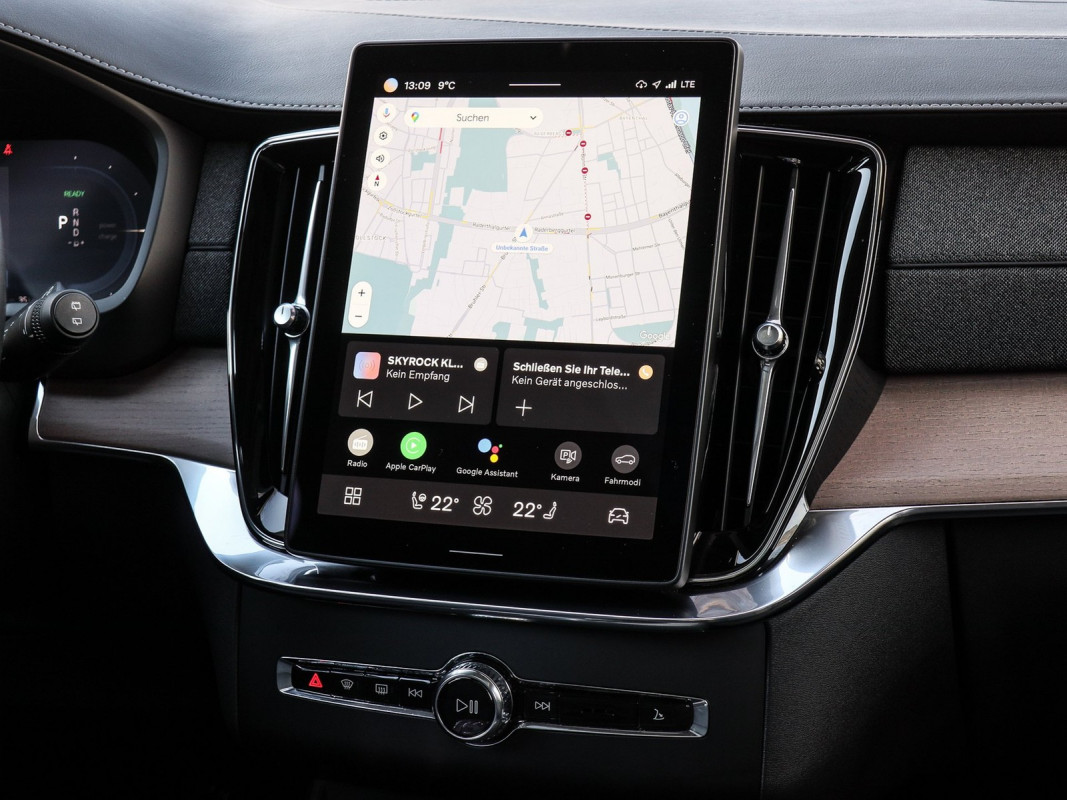 Volvo XC90 T8 AWD Recharge Reskin - SUV/Off-road - Weiss - Gebrauchtwagen - Bild 9