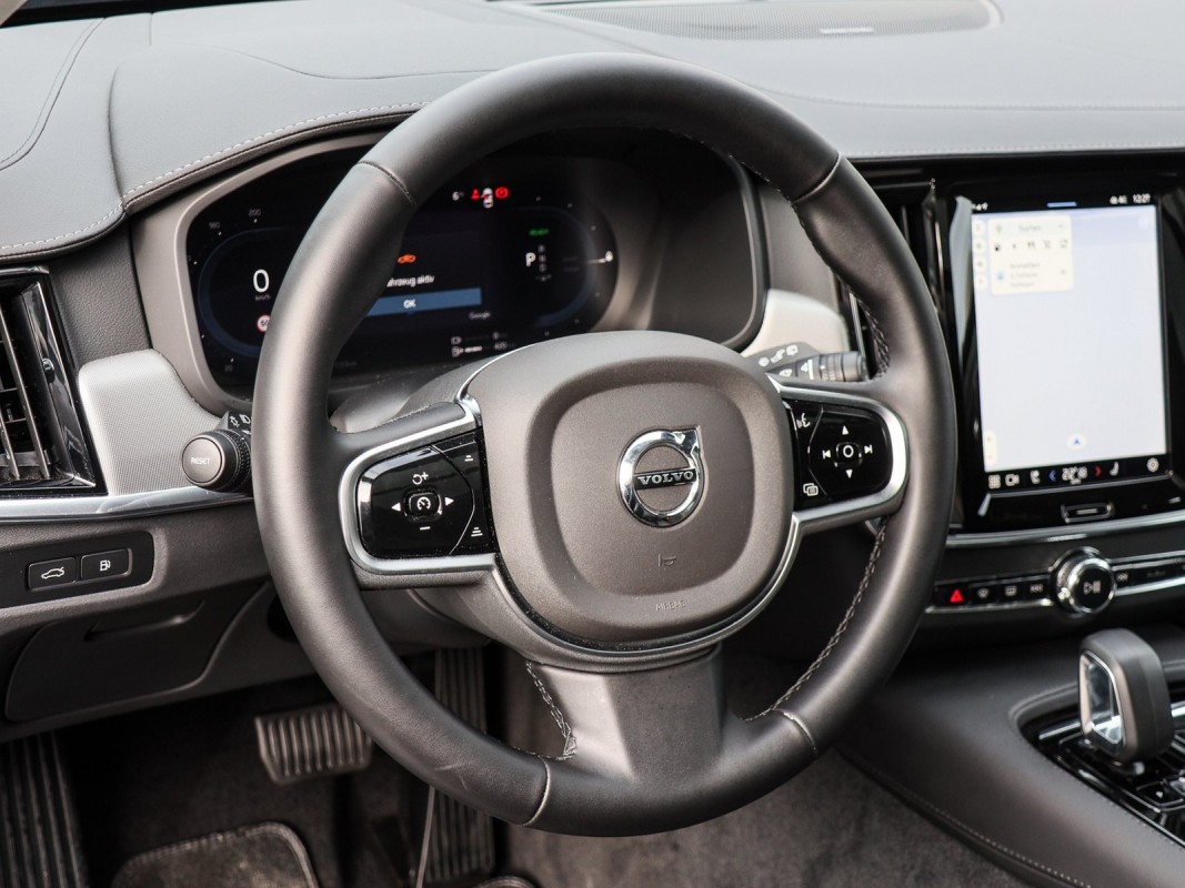 Volvo V90 T6 AWD - Kombi - Schwarz - Gebrauchtwagen - Bild 10
