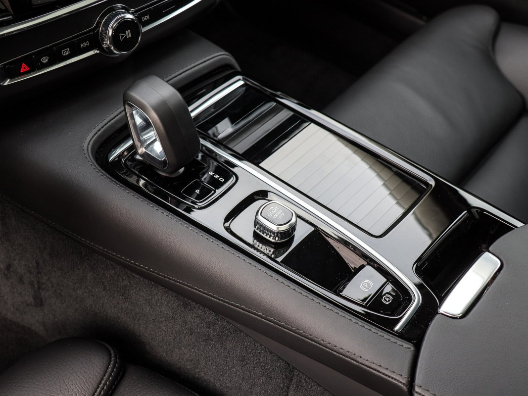 Volvo V90 T6 AWD - Kombi - Schwarz - Gebrauchtwagen - Bild 11