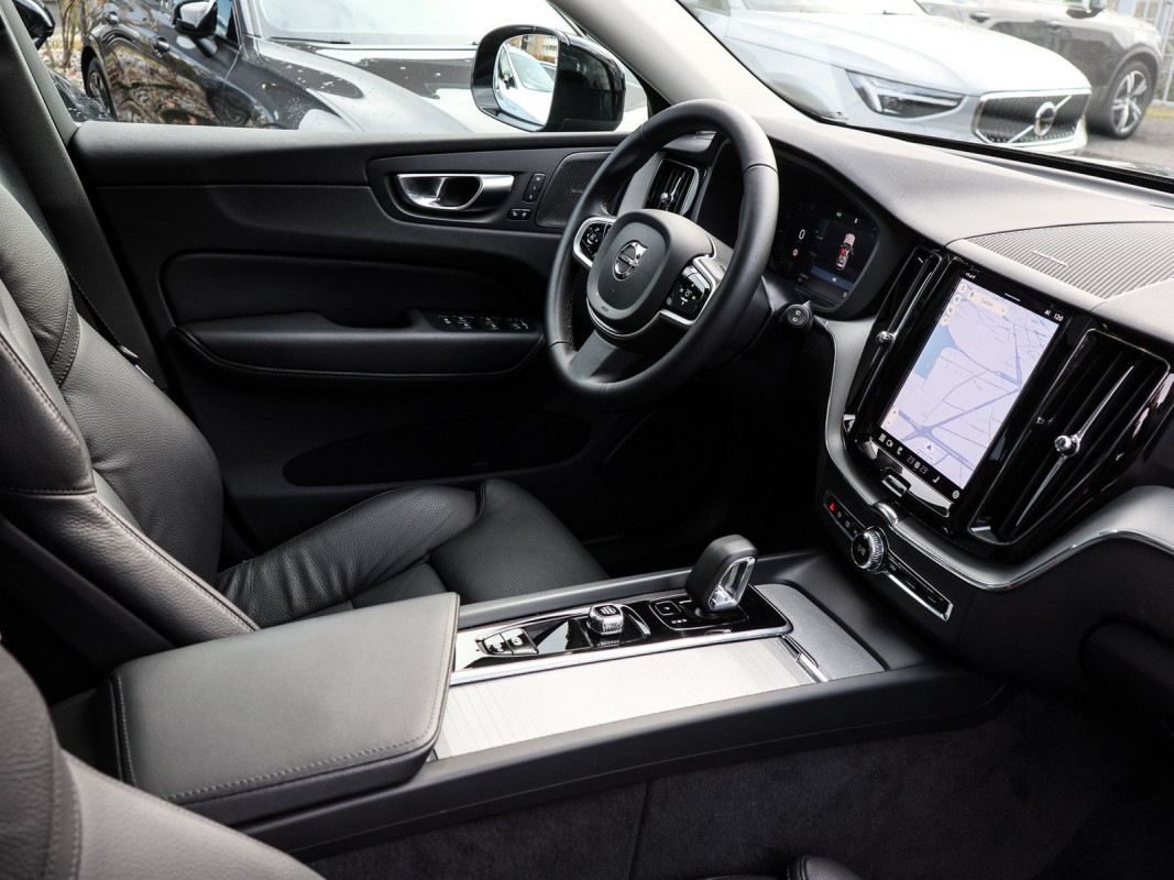 Volvo XC60 B5 (B) AWD - SUV/Off-road - Schwarz - Gebrauchtwagen - Bild 3