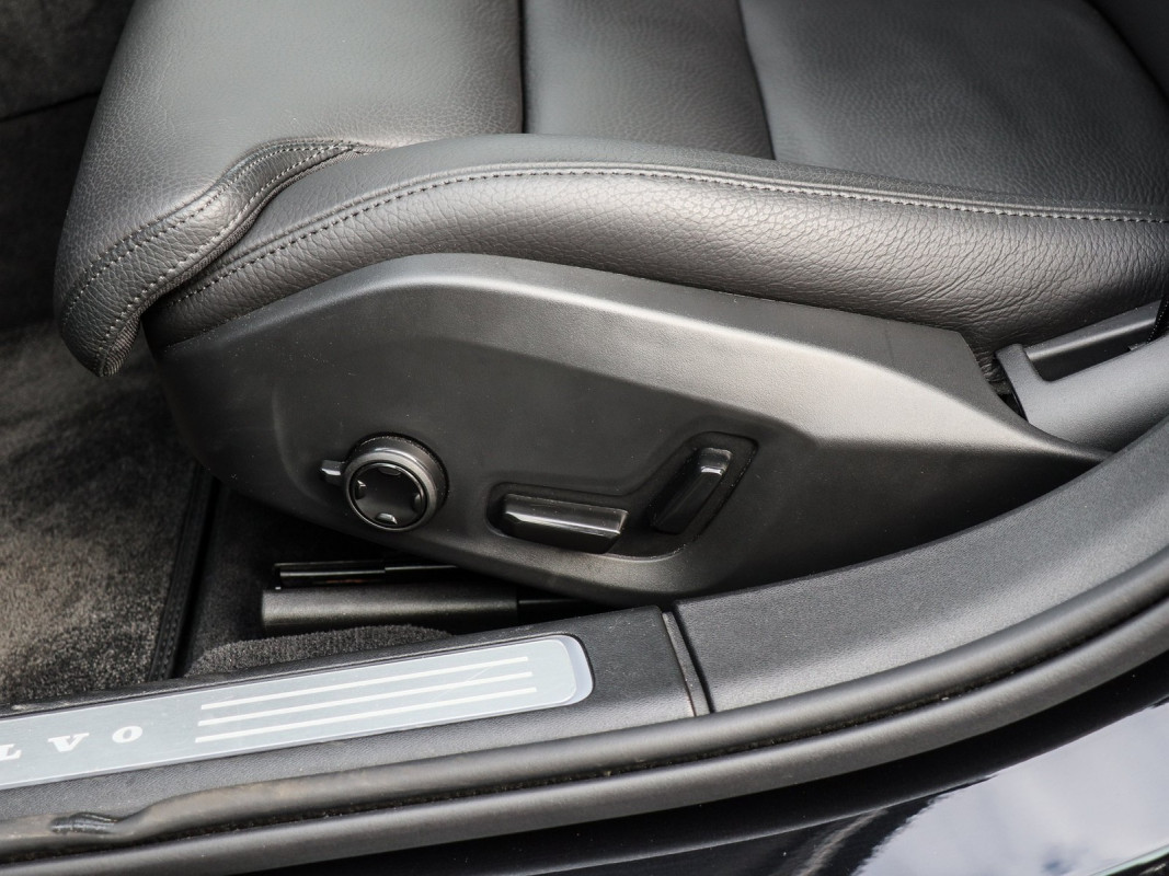 Volvo V90 T6 AWD - Kombi - Schwarz - Gebrauchtwagen - Bild 15