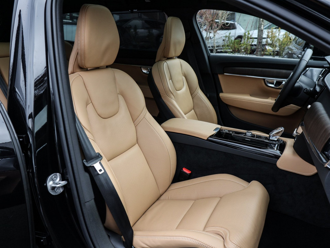 Volvo V90 T8 AWD - Kombi - Schwarz - Gebrauchtwagen - Bild 7