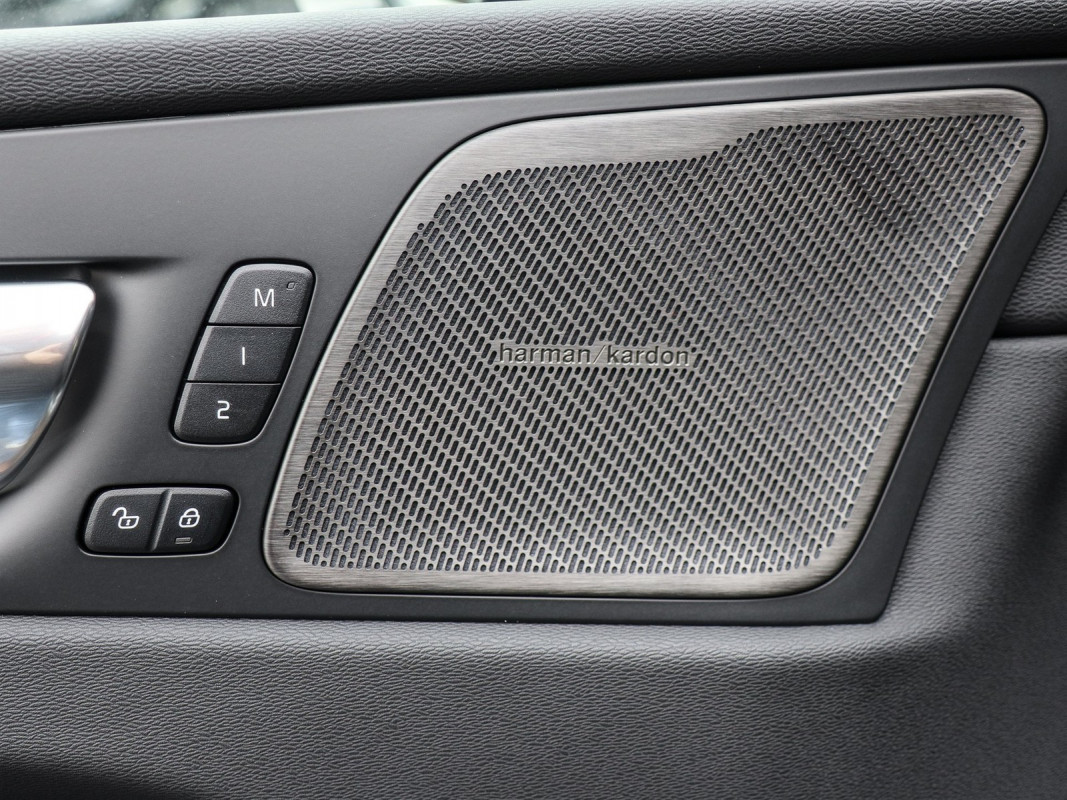 Volvo XC60 B5 AWD - SUV/Off-road - Grau - Gebrauchtwagen - Bild 15