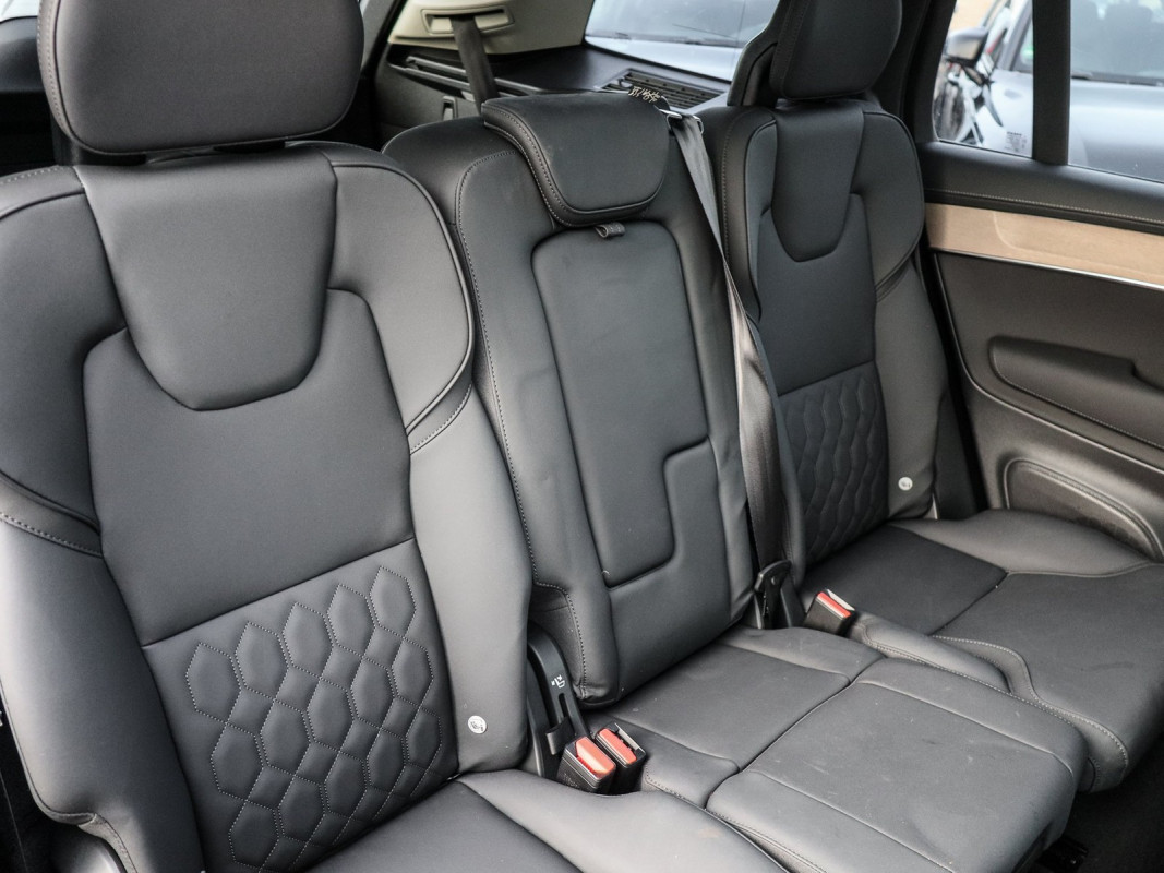 Volvo XC90 T8 Recharge Plug-In Hybrid AWD - SUV/Off-road - Grau - Gebrauchtwagen - Bild 5