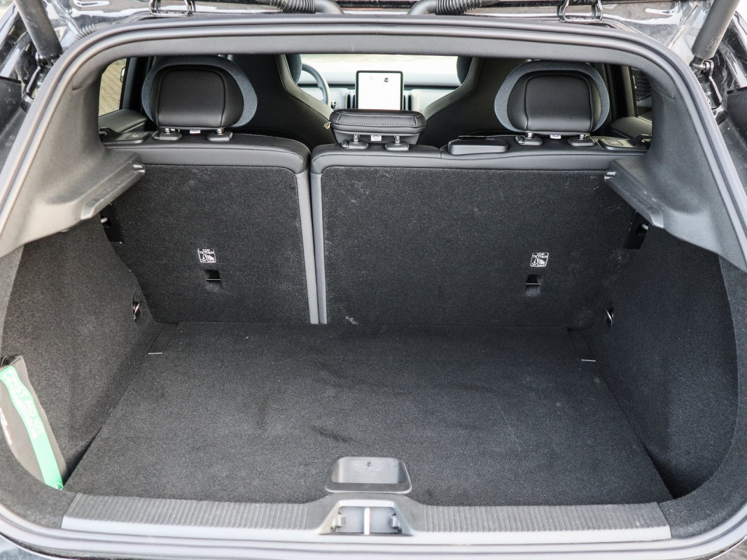 Volvo EX30 Twin Motor - SUV/Off-road - Schwarz - Gebrauchtwagen - Bild 11