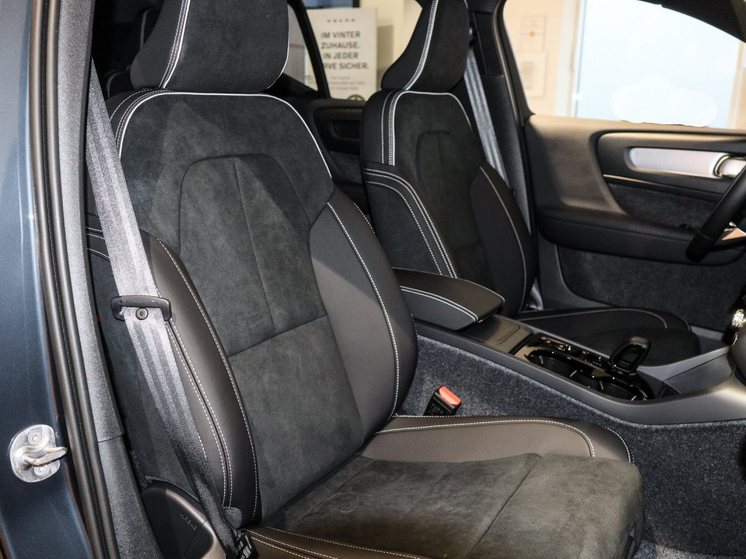 Volvo XC40 B4 - SUV/Off-road - Blau - Neuwagen - Bild 6