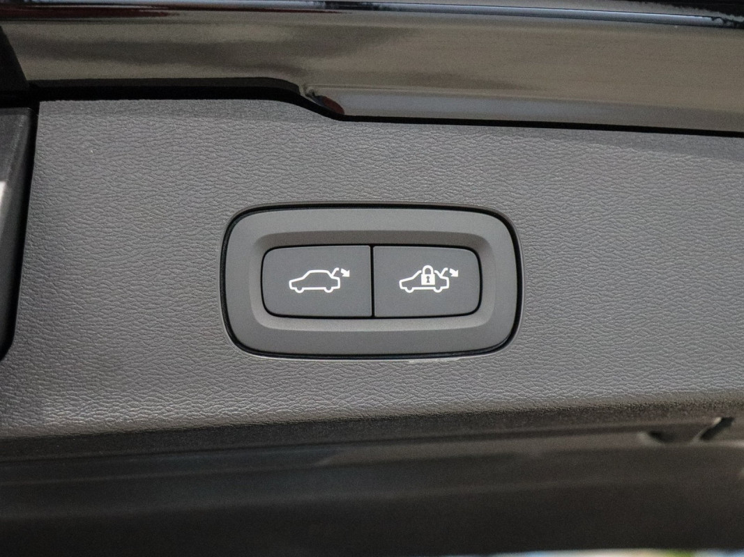 Volvo V60 T6 Plug-In Hybrid AWD - Kombi - Schwarz - Neuwagen - Bild 15